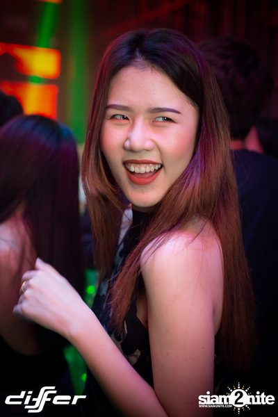 Light It Up Party ที่ ดิฟเฟอร์ ผับ พัทยา — photo 84