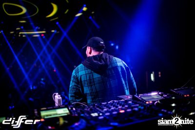 Light It Up Party ที่ ดิฟเฟอร์ ผับ พัทยา — photo 94
