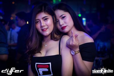 Light It Up Party ที่ ดิฟเฟอร์ ผับ พัทยา — photo 102
