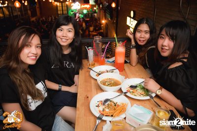 20somethingbar: SADturday Party w/ Portrait x O-Pavee — photo 7