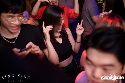 BLING IT กับ Bangkok Invaders ที่ ซิง ซิง เธียเตอร์ — photo 35