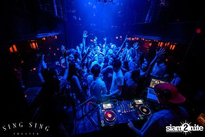 BLING IT กับ Bangkok Invaders ที่ ซิง ซิง เธียเตอร์ — photo 47