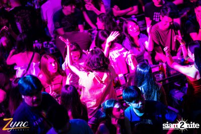 Back to School Party กับ Atom Chanakan ที่ ซิงค์ รังสิต — photo 10