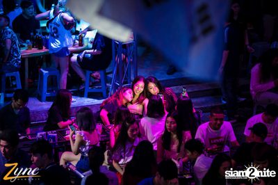 Back to School Party กับ Atom Chanakan ที่ ซิงค์ รังสิต — photo 15