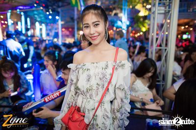 Back to School Party กับ Atom Chanakan ที่ ซิงค์ รังสิต — photo 22