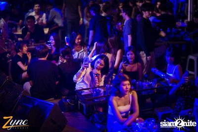 Back to School Party กับ Atom Chanakan ที่ ซิงค์ รังสิต — photo 42