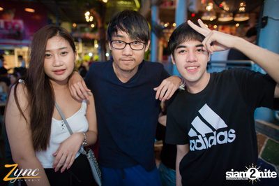 Back to School Party กับ Atom Chanakan ที่ ซิงค์ รังสิต — photo 57