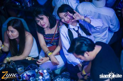 Back to School Party กับ Atom Chanakan ที่ ซิงค์ รังสิต — photo 90