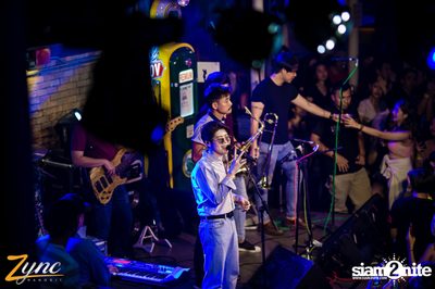 Back to School Party กับ Atom Chanakan ที่ ซิงค์ รังสิต — photo 105