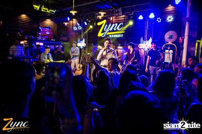 Back to School Party กับ Atom Chanakan ที่ ซิงค์ รังสิต — photo 111