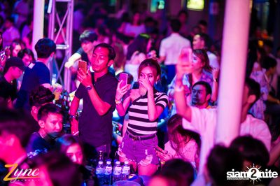 Back to School Party กับ Atom Chanakan ที่ ซิงค์ รังสิต — photo 113