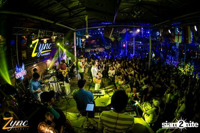Back to School Party กับ Atom Chanakan ที่ ซิงค์ รังสิต — photo 122