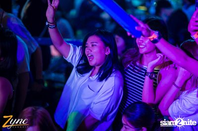 Back to School Party กับ Atom Chanakan ที่ ซิงค์ รังสิต — photo 157