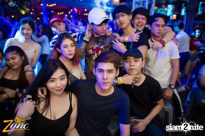 Back to School Party กับ Atom Chanakan ที่ ซิงค์ รังสิต — photo 168