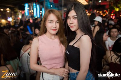 Back to School Party กับ Atom Chanakan ที่ ซิงค์ รังสิต — photo 183
