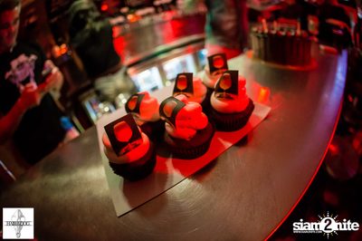 Hair of the Dog Phloen Chit - Third Anniversary — photo 172