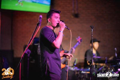 Boom Boom Cash at 20Something Bar — photo 6