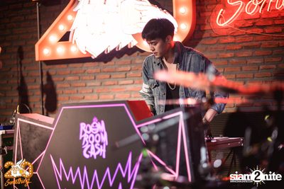 Boom Boom Cash at 20Something Bar — photo 107