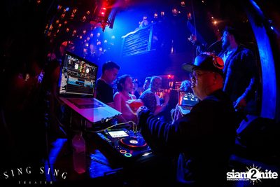 BLING IT กับ Bangkok Invaders ที่ ซิง ซิง เธียเตอร์ — photo 84