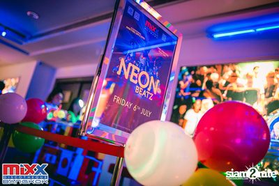 Neon BeatZ Party at MIXX Bangkok — photo 5