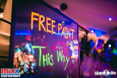Neon BeatZ Party at MIXX Bangkok — photo 9