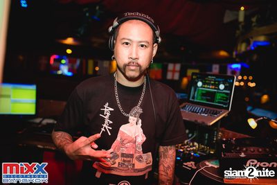 Neon BeatZ Party at MIXX Bangkok — photo 17