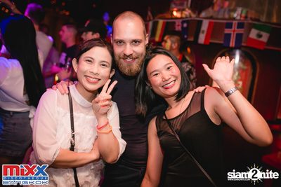 Neon BeatZ Party at MIXX Bangkok — photo 61