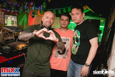 Neon BeatZ Party at MIXX Bangkok — photo 77