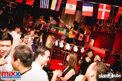 Neon BeatZ Party at MIXX Bangkok — photo 94