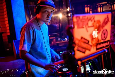 BLING IT กับ Bangkok Invaders ที่ ซิง ซิง เธียเตอร์ — photo 1