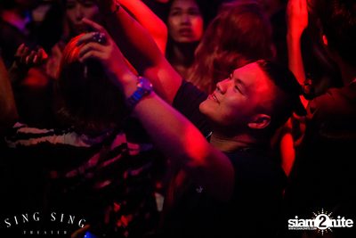 BLING IT กับ Bangkok Invaders ที่ ซิง ซิง เธียเตอร์ — photo 37