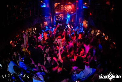 BLING IT กับ Bangkok Invaders ที่ ซิง ซิง เธียเตอร์ — photo 42