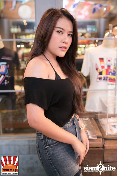 DJ Nui OKB x MC Pete D ที่ วอร์ม อัพ คาเฟ่ เชียงใหม่ — photo 7