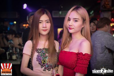 DJ Nui OKB x MC Pete D ที่ วอร์ม อัพ คาเฟ่ เชียงใหม่ — photo 14