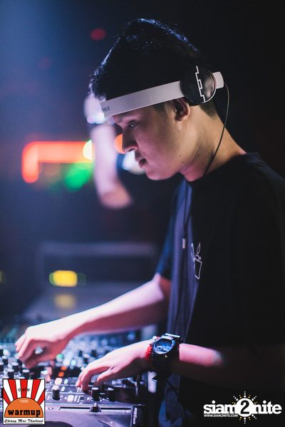 DJ Nui OKB x MC Pete D ที่ วอร์ม อัพ คาเฟ่ เชียงใหม่ — photo 41