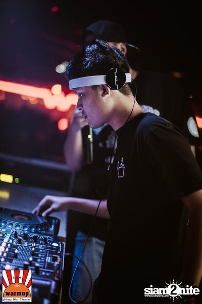 DJ Nui OKB x MC Pete D ที่ วอร์ม อัพ คาเฟ่ เชียงใหม่ — photo 42