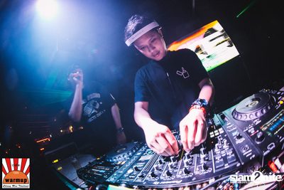DJ Nui OKB x MC Pete D ที่ วอร์ม อัพ คาเฟ่ เชียงใหม่ — photo 74