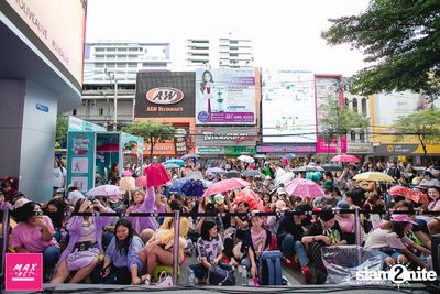 Peck Palitchoke Mini Concert at Centerpoint of Siam Square — photo 5