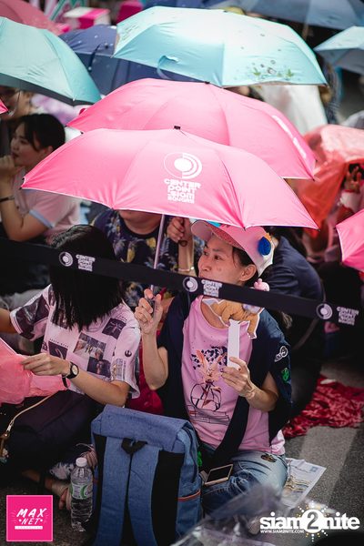 Peck Palitchoke Mini Concert at Centerpoint of Siam Square — photo 7
