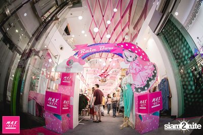 Peck Palitchoke Mini Concert at Centerpoint of Siam Square — photo 19