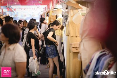 Peck Palitchoke Mini Concert at Centerpoint of Siam Square — photo 91