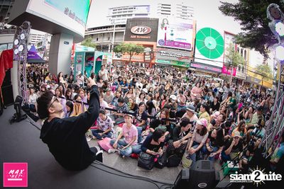 Peck Palitchoke Mini Concert at Centerpoint of Siam Square — photo 109