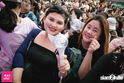Peck Palitchoke Mini Concert at Centerpoint of Siam Square — photo 153