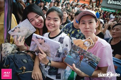 Peck Palitchoke Mini Concert at Centerpoint of Siam Square — photo 154