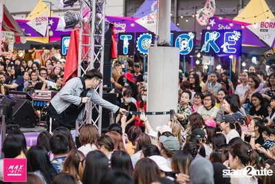 Peck Palitchoke Mini Concert at Centerpoint of Siam Square — photo 167