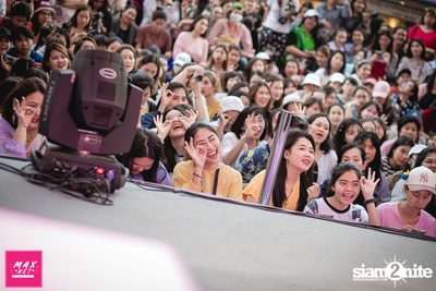 Peck Palitchoke Mini Concert at Centerpoint of Siam Square — photo 174