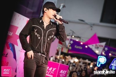Peck Palitchoke Mini Concert at Centerpoint of Siam Square — photo 182