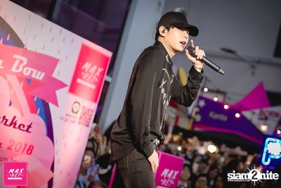 Peck Palitchoke Mini Concert at Centerpoint of Siam Square — photo 183