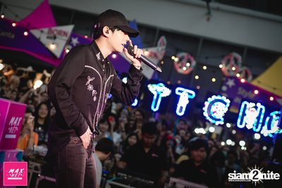 Peck Palitchoke Mini Concert at Centerpoint of Siam Square — photo 184