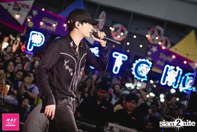 Peck Palitchoke Mini Concert at Centerpoint of Siam Square — photo 185